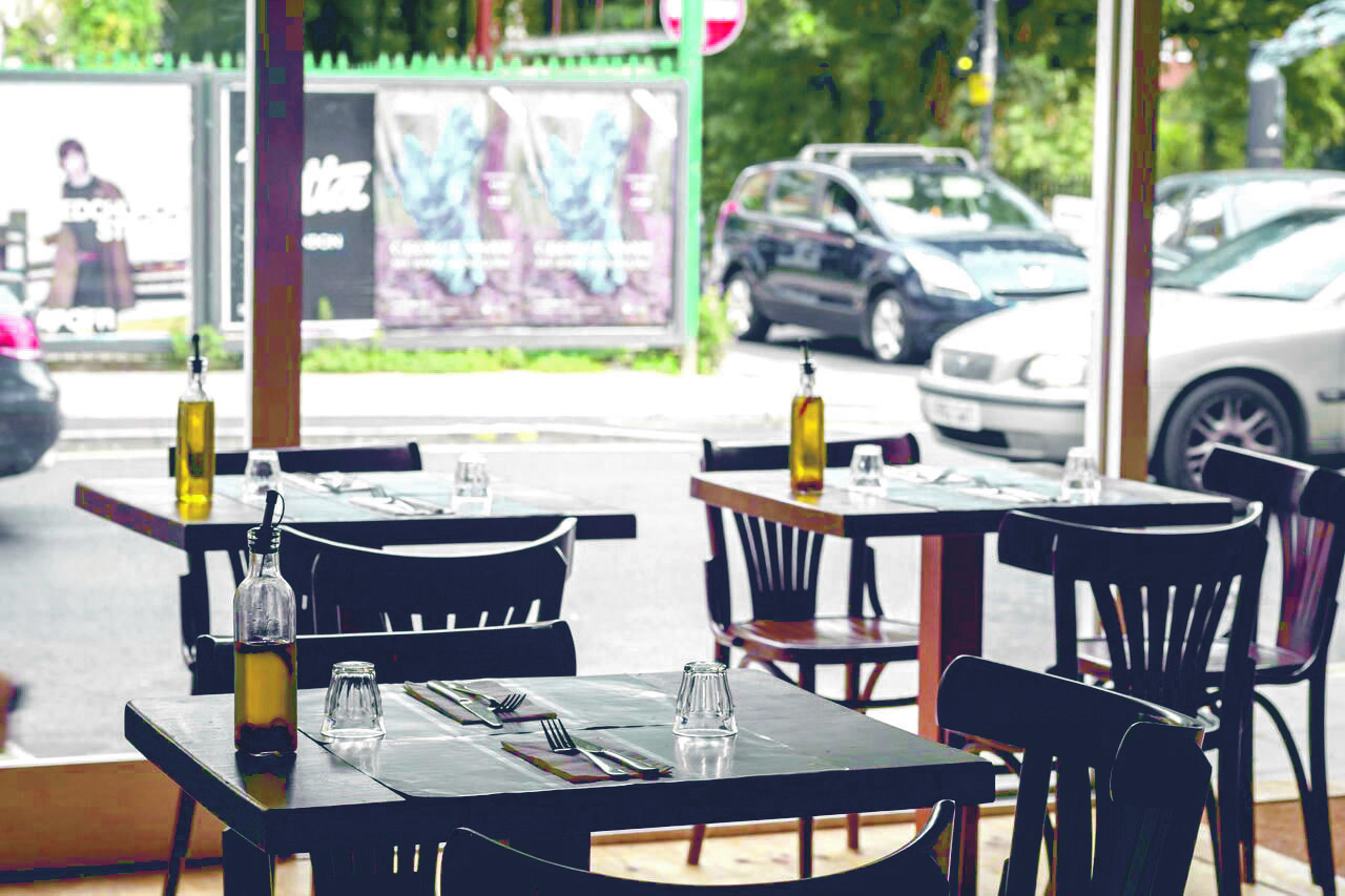 A handful of tables at Pizzeria. Photo: PdC